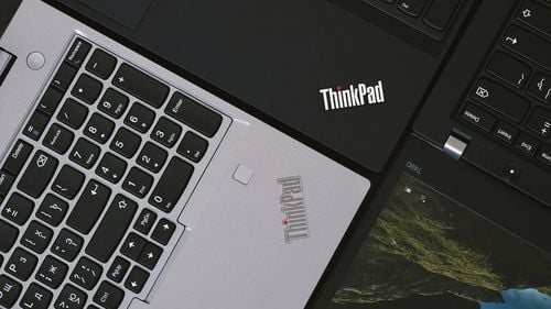 Lenovo urmează exemplul Huawei și dezvoltă propriul său sistem de operare, alternativă la Windows 11 / Compania, suspectată de legături cu Beijingul, promite că va pune accentul „pe intimitate și securitate”