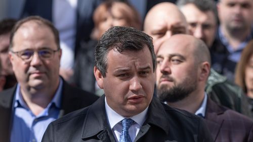 Eugen Tomac: ”Toată scena politică arată ca o mare minciună/ Este inacceptabil punctul în care suntem astăzi/ PSD şi PNL s-au porcăit în cel mai mizerabil hal şi astăzi se înţeleg de minune, doar mimează neînţelegerile”