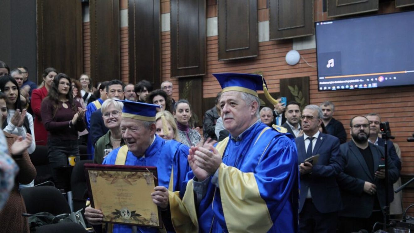 Disidentul anticomunist Adam Michnik,  Doctor Honoris Causa la Universitatea „Ovidius” din Constanța