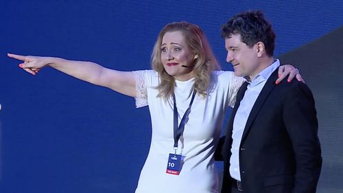 Lasconi, atac la Nicușor Dan pe teme de familie: Nu-i spune copilului „Te iubesc” / Ascensiunea Elenei Lasconi în politica mare a început printr-un scandal cu fiica sa
