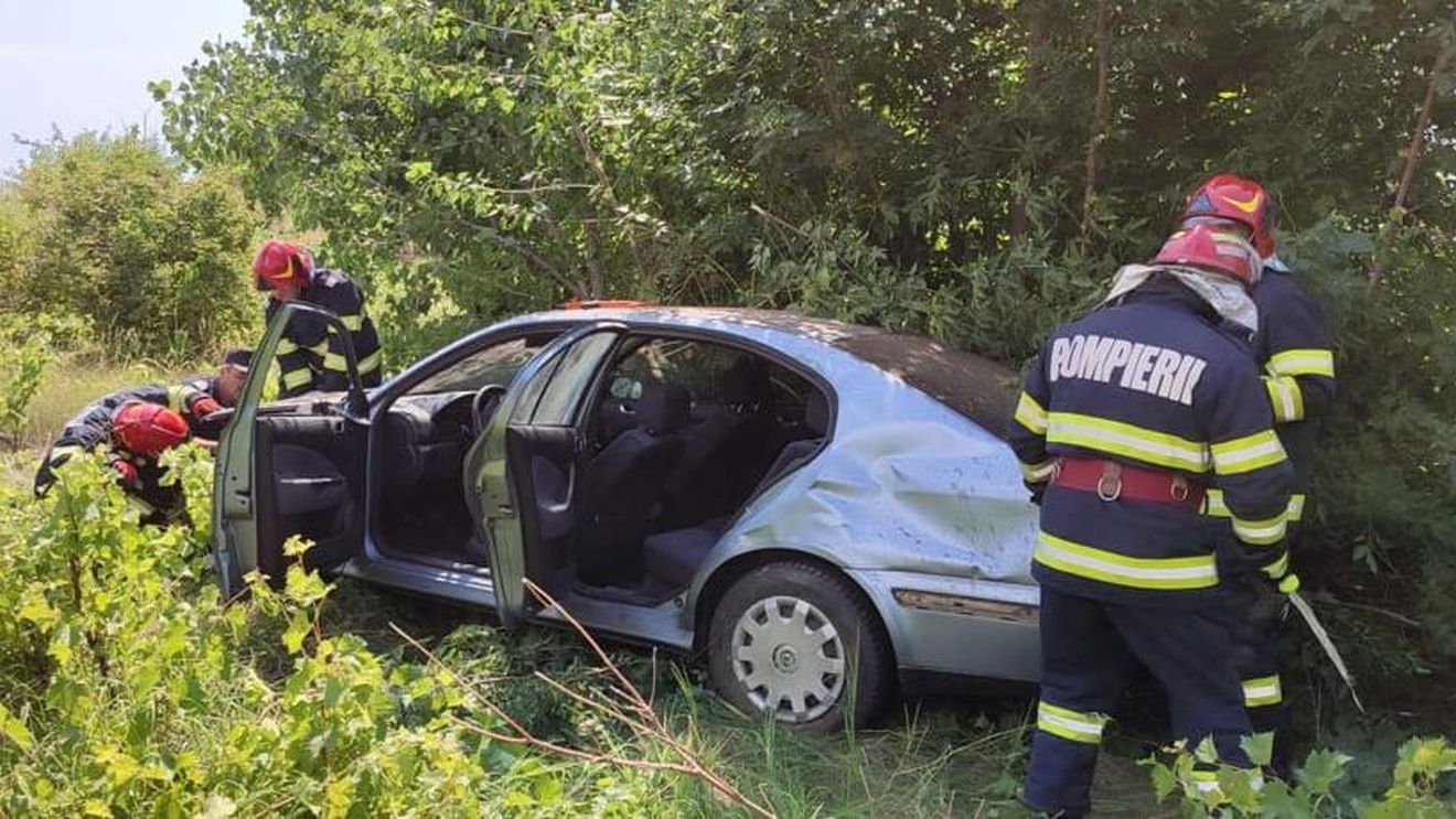 Accident cu trei victime, între care și un copil de doi ani, la ieşire din oraşul Amara