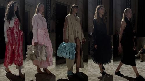 La Mercedes-Benz Bucharest Fashion Week, Carmen Secăreanu propune o colecție despre forța liniștii: volume sculpturale, materiale brute și o cromatică austeră care transformă emoția în design