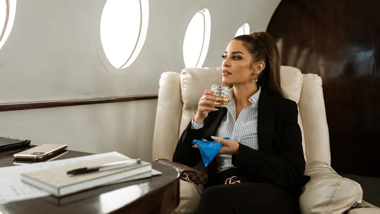 Apel la acțiune privind utilizarea „absurdă” a avioanelor private de către Regatul Unit / Cea mai frecventă destinație pentru zborurile cu jet privat a fost Nisa, în sudul Franței