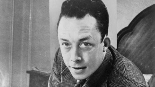 Un straniu manuscris al romanului "Străinul" de Albert Camus, scos la licitaţie