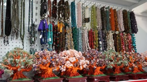 Descoperirea energiei interioare: Chakre și cristale care ne pot ajuta (P)