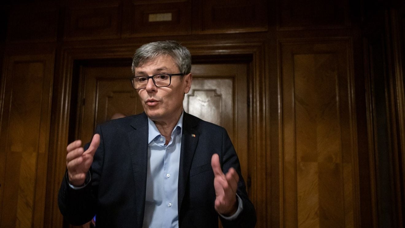 UPDATE Ministrul Energiei, Virgil Popescu, și-a amânat conferința de presă de la minister pe tema taxei pe soare pentru că în sală era liderul AUR, George Simion / Jurnaliștii au fost anunțați de un secretar de stat că va fi amânată conferința