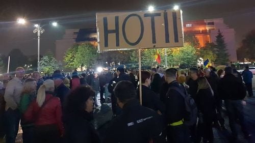 Grupul pentru Dialog Social îi cere lui Klaus Iohannis să se implice pentru a împiedica înăsprirea pedepselor pentru tulburarea ordinii publice: „Proiectul incriminează orice formă de protest public / Protestatari bine intenționați ar putea fi condamnați la ani grei de temniță”