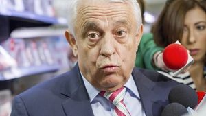 Premierul Ciucă, despre solicitarea lui Daea de a nu fi ”lăsat singur”: I-am spus că nu trebuie să se simtă singur pentru că încă de la început a existat un sprijin pe care i l-am acordat