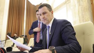 Tanczos Barna: Execuţia bugetară din primele 4 luni arată că asigurarea surselor de venituri pentru investiţii şi plata salariilor şi pensiilor reprezintă o provocare uriaşă. România va putea atinge ţintele de deficit asumate doar prin măsuri ferme