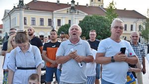 Manifestație pentru Viorel Pașca în centrul Oradiei / „Dumnezeu poartă de grijă! Viorel, nevinovat!” / Au fost difuzate înregistrări cu mărturii ale unor persoane îngrijite la Dumbrava