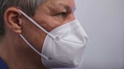 Dacian Cioloș a venit la negocierile cu Florin Cîțu și Kelemen Hunor: ”Le ofer un parteneriat pentru a realiza o majoritate parlamentară”