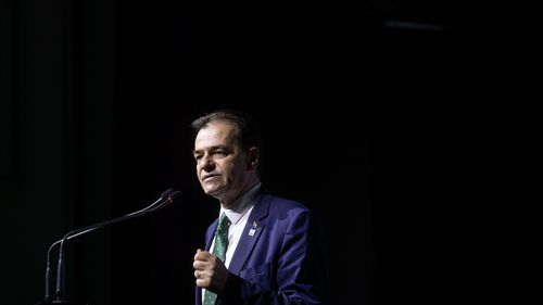 Ludovic Orban: Ciucă nu este altceva decât iepurele lui Ciolacu, un candidat desemnat la mişto, de Iohannis, ca să nu aibă nicio şansă să intre în turul doi şi ca să îl sprijine de fapt pe Ciolacu / Iohannis, un cal troian al PSD, în zona de dreapta