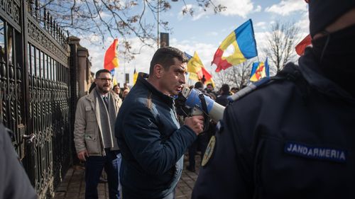 AUR renunță la protestul împotriva certificatului COVID-19/ George Simion: Nu facem azi protest însă vom face când se anunță asumarea răspunderii