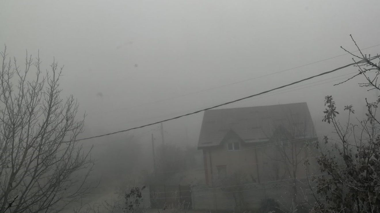 Cod galben de ceaţă densă în zone din judeţele Cluj, Timiş şi Harghita, joi dimineaţa