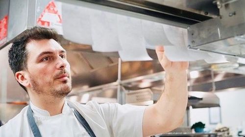 Primul bucătar român cu stea Michelin își deschide un restaurant la Cluj