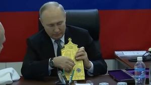 „Paștele durează patruzeci de zile”. Cum explică Peskov inconsecvența din videoclipul vizitei lui Putin în Herson