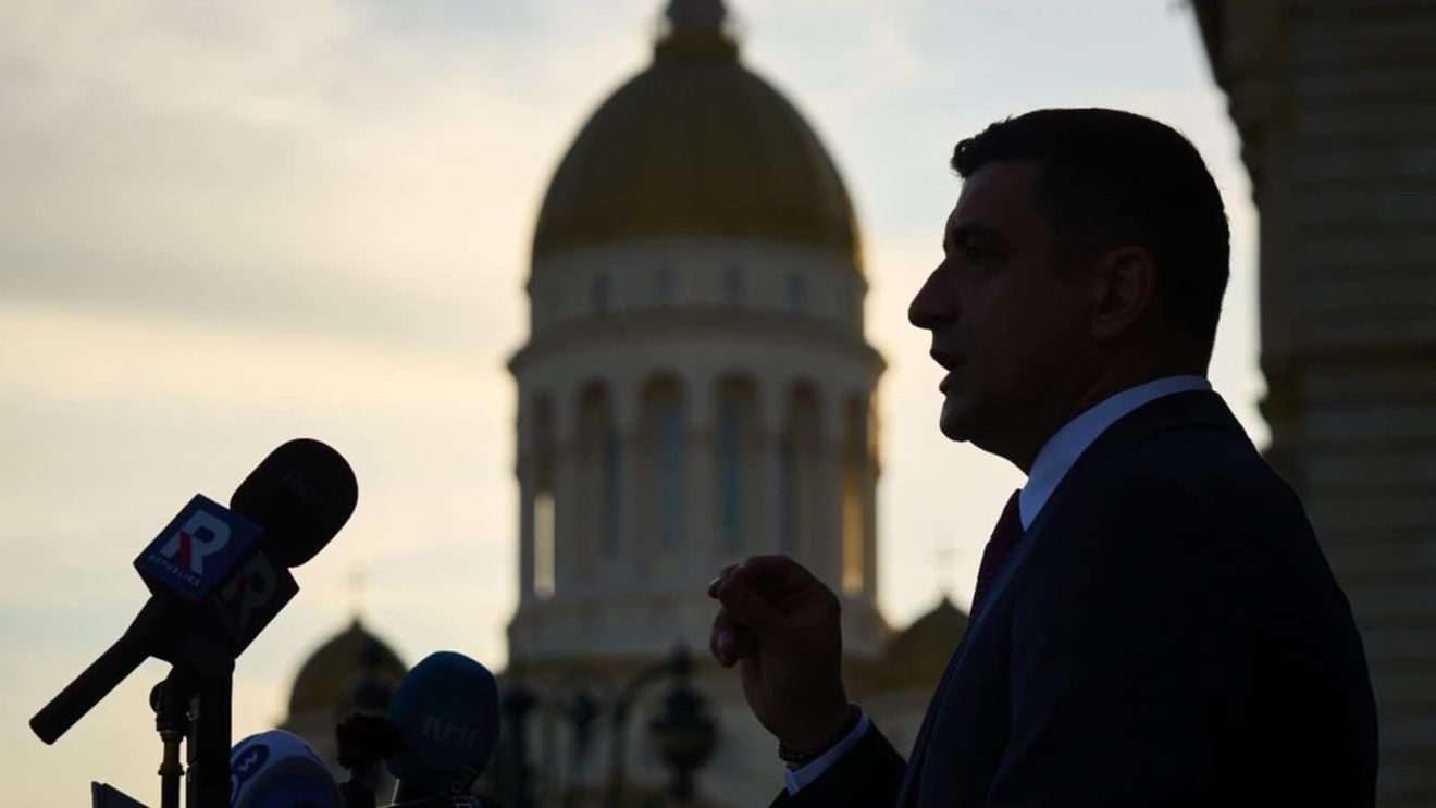 AUDIO Preot de la Mănăstirea Prisaca din Craiova, campanie pentru George Simion la slujbă: „Cu toții la vot pentru a da României pe George Simion, președinte ortodox, suveranist, patriot curajos în lupta pentru binele neamului nostru”