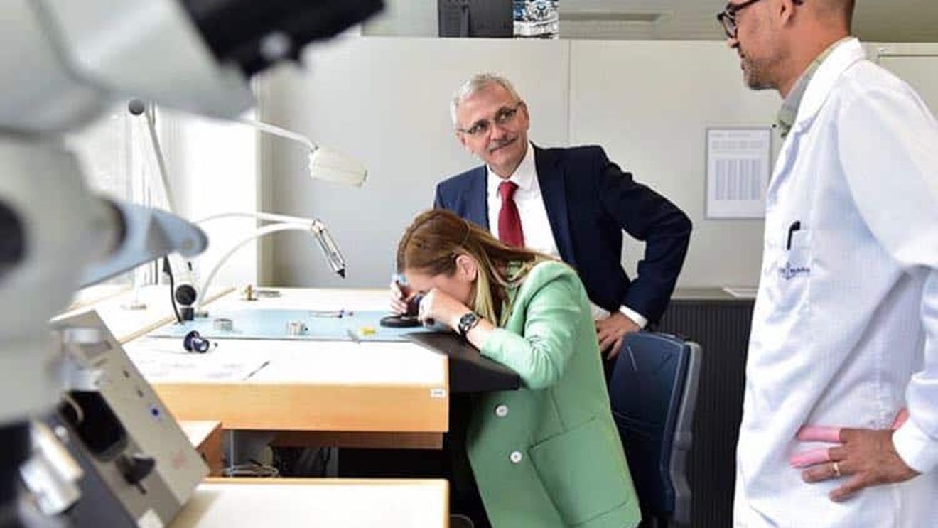 Iubita lui Dragnea a postat pe Instagram poze în care apare alături de liderul PSD la o fabrică de ceasuri din Elveția
