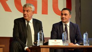 Deputatul PSD Marian Mina, atac la PNL: ”Nu vreţi să ne spuneţi ce faceţi cu Bode plagiatorul, cu Predoiu „surse neoficiale” şi cu Popescu, combinatorul din Energie?! Ce mai caută toţi aceşti oameni pe funcţii?”