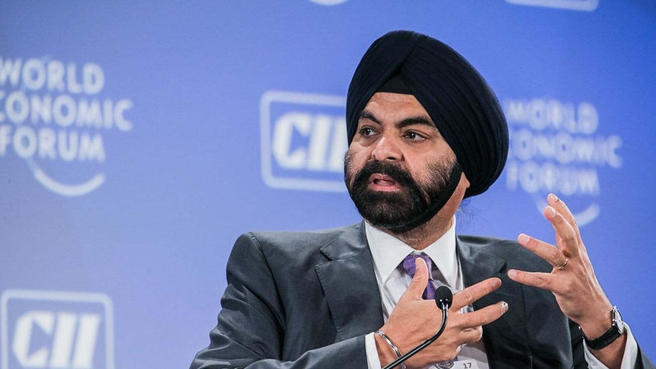 Șeful Băncii Mondiale îndeamnă țările în curs de dezvoltare să reducă tarifele, care sunt acum mai mari decât cele din economiile avansate, și să se concentreze asupra comerțului regional