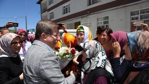Erdogan, atacat dur de foștii aliați. Fostul premier Davutoglu anunță crearea unui nou partid. Și fostul președinte Gul s-a distanțat de președintele Turciei