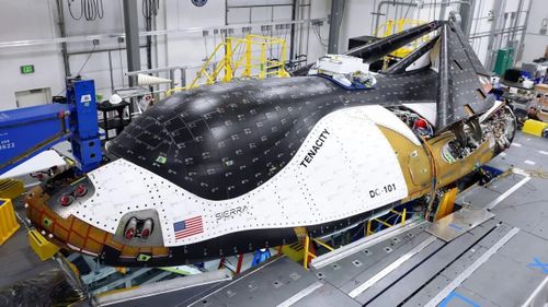 Avionul spaţial al companiei Sierra Space trece cu succes de primul test NASA / Mini-naveta sa spaţială va efectua primele sale misiuni către ISS în cursul acestui an