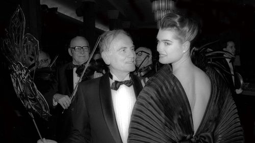 Pierre Cardin revine în atenție: Vânzare de arhivă, showroom la New York și susținerea noii generații de designeri