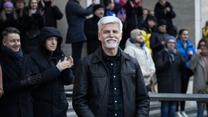 Președintele Cehiei semnează o lege care incriminează propaganda comunistă și nazistă / Pedepse de până la cinci ani închisoare pentru promovarea mesajelor extremiste