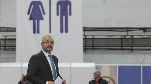 Ministrul Dîncu a plecat de la sediul Guvernului. Dan Cărbunaru: Premierul a discutat cu Dîncu despre ”calibrarea comunicării publice la nivelul Ministerului Apărării în context guvernamental”