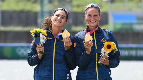 Jocurile Olimpice: Imaginile bucuriei cu Ancuța Bodnar și Simona Radiș, după cucerirea aurului olimpic la canotaj (GALERIE FOTO)