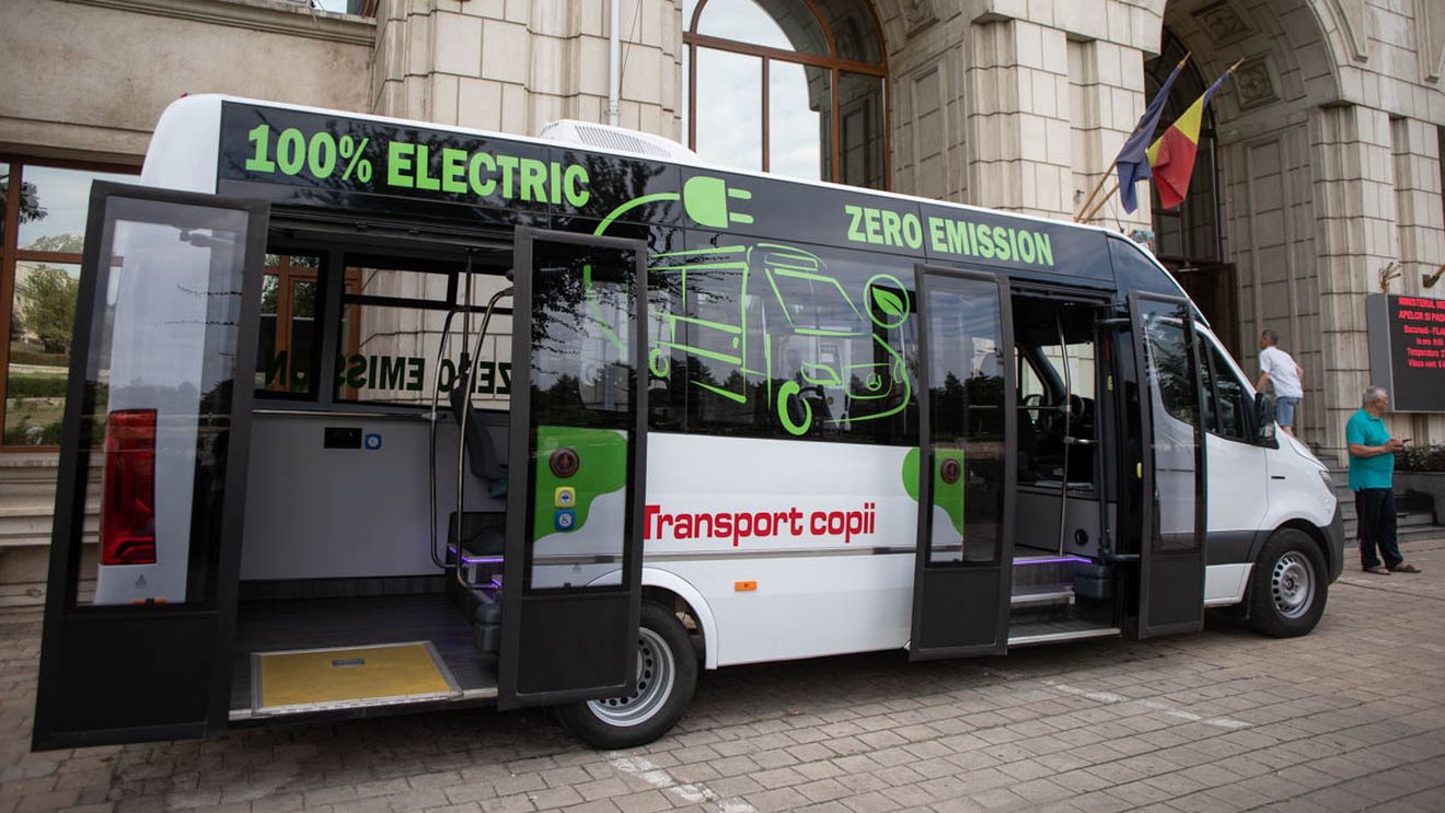 Ministrul Investiţiilor va trimite Corpul de Control să verifice dacă au fost supraevaluate microbuze şcolare, finanţate prin PNRR / Va fi sesizat Parchetul European condus de la Laura Codruţa Kovesi, dacă e cazul