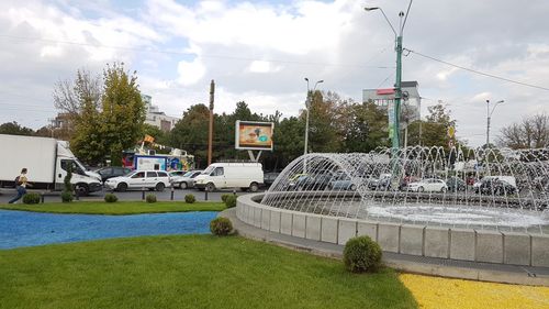 Panourile publicitare smart: cum se poate face avertizarea populației în cazul unui cutremur