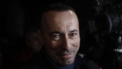 Tribunalul Bucureşti a dispus începerea judecăţii în dosarul de corupţie al lui Iulian Dumitrescu,  fostul preşedinte al Consiliului Judeţean Prahova