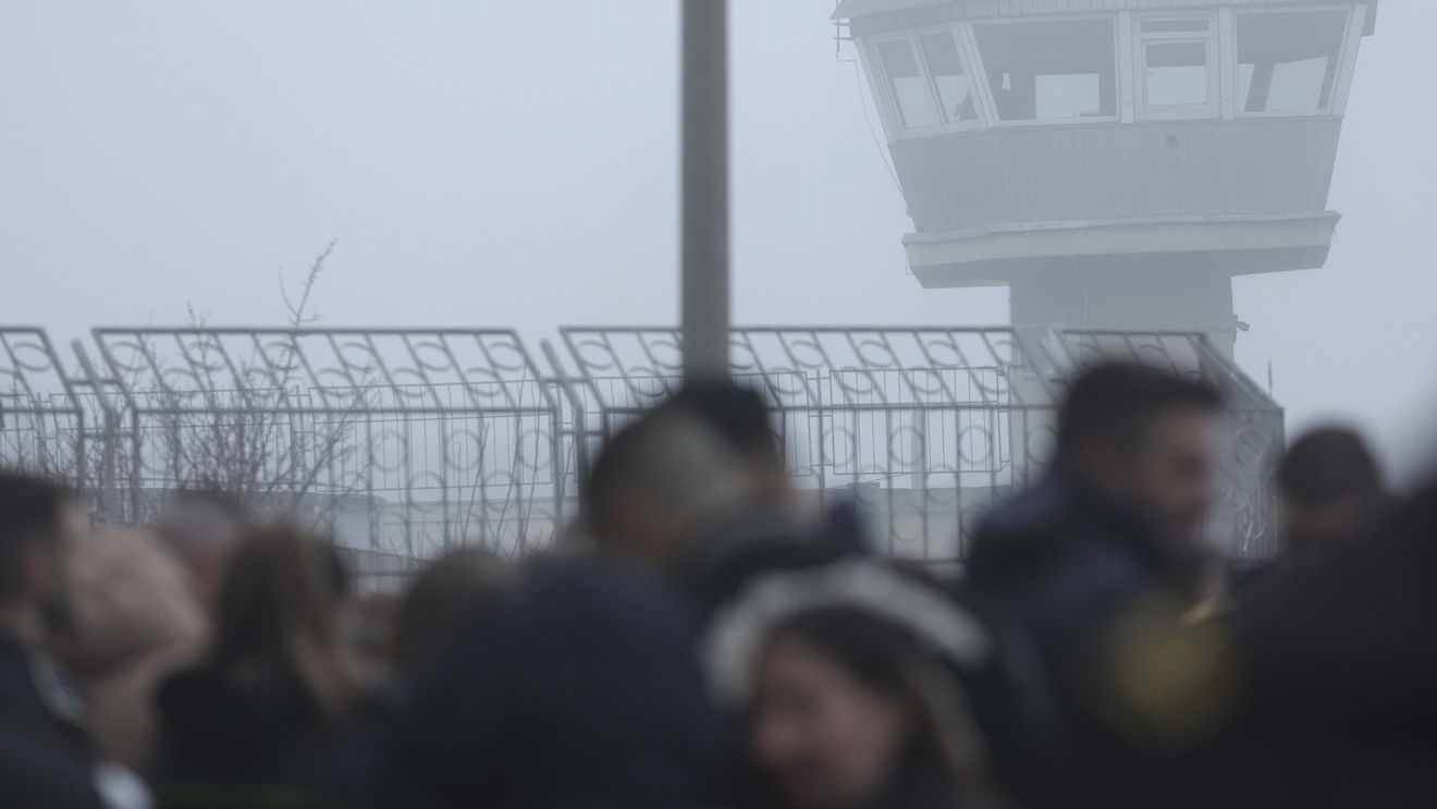Sindicaliştii din penitenciare protestează, joi, împotriva propunerii de desfiinţare a Centrului de Detenţie Craiova / Deținuții de aici urmează să fie duși la Tichileşti, o localitate la aproximativ 30 de kilometri de un oraș