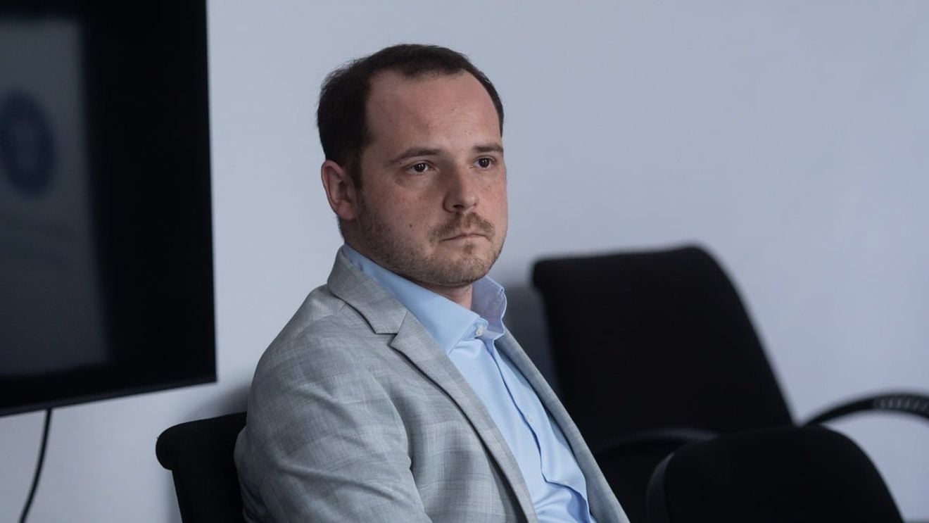 Alexandru Rogobete, după ce fostul şef al Centrului de Arşi Floreasca a afirmat că i-a pătat imaginea: Nu pot ascunde nepăsarea cuiva doar pentru că pătez o aşa-zisă închipuită şi poate exagerată stimă de sine pe care domnul doctor o are