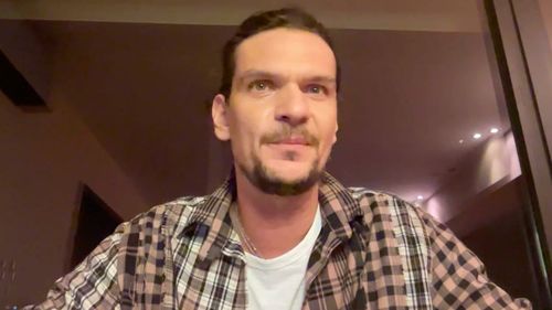 VIDEO Tudor Chirilă îi transmite lui Iohannis că-l consideră un ticălos: „Sunteți ticălos pentru multe lucruri, dar mai ales pentru situația în care ați adus această țară. Nu sunteți un neamț serios. Sunteți profilul unui leneș, al unui ahtiat după imagine. Ați înșelat așteptările tuturor