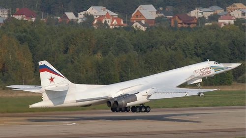 Marea Britanie a trimis avioane de vânătoare după ce două bombardiere rusești s-au apropiat "de zona de interes"