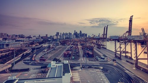 Peste patru tone de cocaină, capturate săptămâna trecută în Portul Rotterdam/ Drogurile, cu o valoare de aproximativ 300 de milioane de euro, au fost ascunse într-un container cu banane sosit din Ecuador