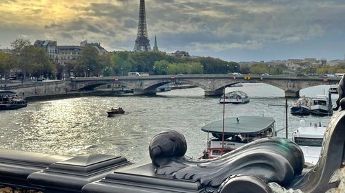 Atacatorul islamist din Paris, aflat în custodia poliției, își revendică faptele/ Armand R. a jurat credință grupării Statul Islamic și își justifică atacul ca fiind o reacție la persecuțiile împotriva musulmanilor din întreaga lume