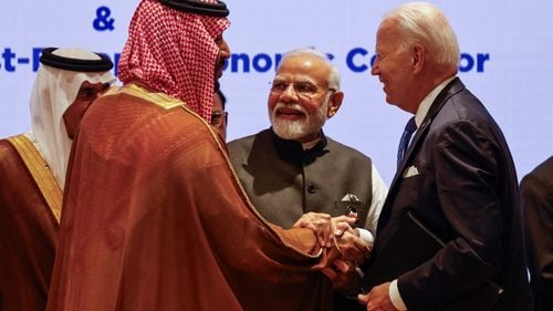 Biden și aliații G20 dezvăluie un proiect ambițios de construire a unui coridor feroviar și maritim care va lega India de Orientul Mijlociu și Europa / Von der Leyen:  „O punte care traversează continente și civilizații”