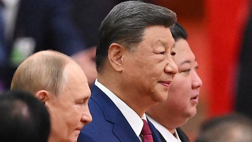 Trump a comentat parada din China și întâlnirea dictatorilor Xi Jiping - Vladimir Putin - Kim Jong Un: „Mi s-a părut foarte, foarte impresionant / Relaţia mea cu toţi este foarte bună / Vom afla cât de bună este în următoarea săptămână sau două”