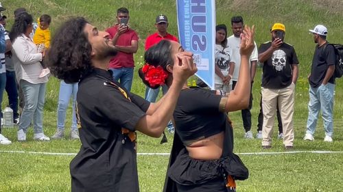 VIDEO Petrecere de anul nou srilankez, la Alba Iulia. Ce cred despre România, cum sunt primiți și cât câștigă membrii comunității de muncitori străini