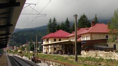 Firme româneşti în cursă pentru modernizarea staţiilor CFR din Videle, Ploieşti Vest şi Buşteni / Licitație de 38,87 milioane de lei