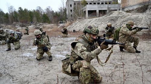 Ziua 16 de război: Guvernul Ucrainei anunță că situația din Mariupol este critică / Ucraina se teme de un atac din Belarus / Putin cere consolidarea trupelor la granițele cu state NATO