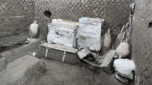FOTO VIDEO Arheologii descoperă noi informaţii despre viaţa sclavilor din Pompeiul antic