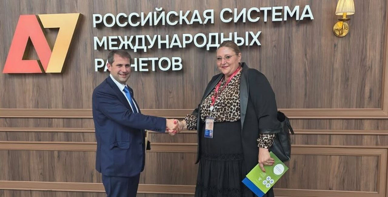 Fosta ministră a Austriei care a dansat cu Putin la nuntă, extremiști AfD, influenceri și propagandiști ai Kremlinului sau ce-a mai rămas din ”Davosul Rusiei”, acum izolată / Bonus: Șoșoacă și fugarii moldoveni Ilan Șor și Marina Tauber, Steven Segal și frații Tate