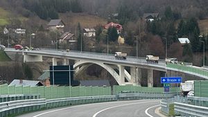 Modernizarea DN 73 Pitești-Brașov : CNAIR caută supervizor pentru lucrări pe loturile Câmpulung-Bran-Brașov (74 km)/Strabag a contestat la CNSC desemnarea unui constructor din Bulgaria pentru lotul greu din județul Argeș