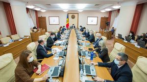 Ce spun analiștii economici de la Chișinău despre bugetul Republicii Moldova pe 2022. Inflația va acoperi creșterile de salarii la bugetari / Sistemul de pensii e nesustenabil, trebuie majorată vârsta de pensionare
