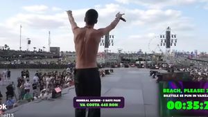 VIDEO Mesaje puternice privind consumul de droguri și violența împotriva femeilor, lansate de pe scena Beach Please de Cojo