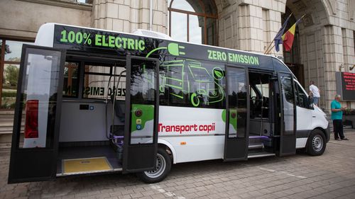 Ministrul Investiţiilor va trimite Corpul de Control să verifice dacă au fost supraevaluate microbuze şcolare, finanţate prin PNRR / Va fi sesizat Parchetul European condus de la Laura Codruţa Kovesi, dacă e cazul